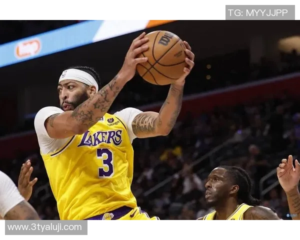 2012年湖人与骑士对决回顾：经典比赛瞬间与球星表现分析