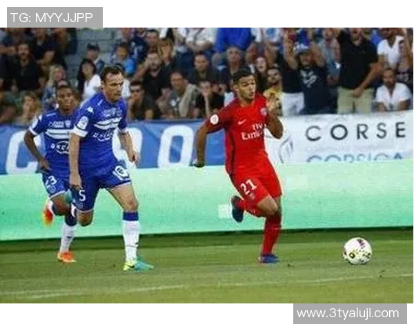 埃因霍温与奥林匹亚科的激烈对决揭示欧洲足球新格局 埃因霍温与奥林匹亚科的激烈对决揭示欧洲足球新格局